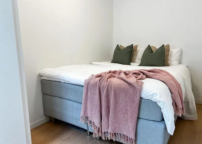 Central City Apt On One Of Bergen\'S Finest Streets